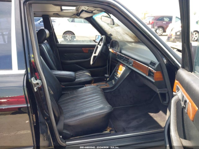 1985 MERCEDES-BENZ 380 WDBCA32C8FA158719 Photo 4