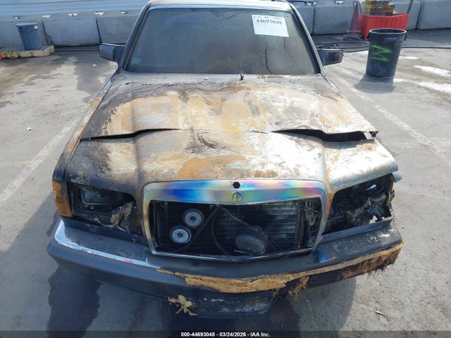 1985 MERCEDES-BENZ 380 WDBCA32C8FA158719 Photo 5