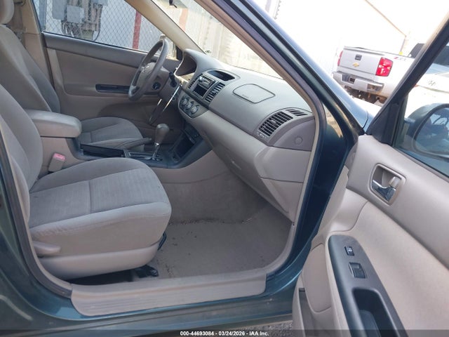 2005 TOYOTA CAMRY 4T1BE32K95U102709 Photo 4