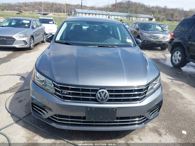 Aukcja sprzedaży 2018 Volkswagen Passat 2.0t R-line/2.0t S, vin: 1VWAA7A30JC014240, numer aukcji: 44693088