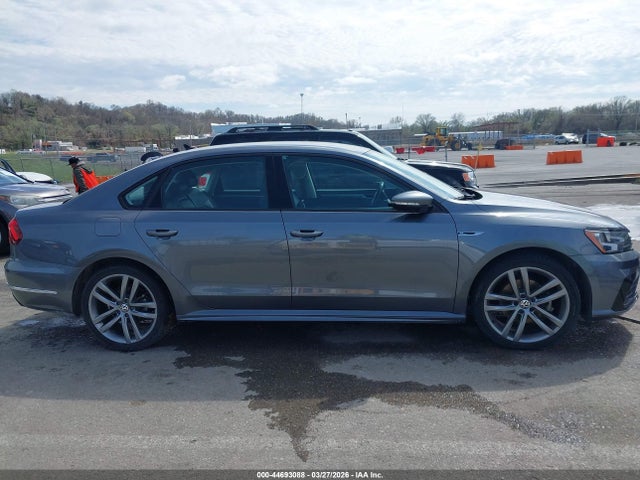 Aukcja sprzedaży 2018 Volkswagen Passat 2.0t R-line/2.0t S, vin: 1VWAA7A30JC014240, numer aukcji: 44693088