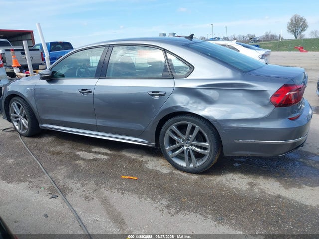 Aukcja sprzedaży 2018 Volkswagen Passat 2.0t R-line/2.0t S, vin: 1VWAA7A30JC014240, numer aukcji: 44693088