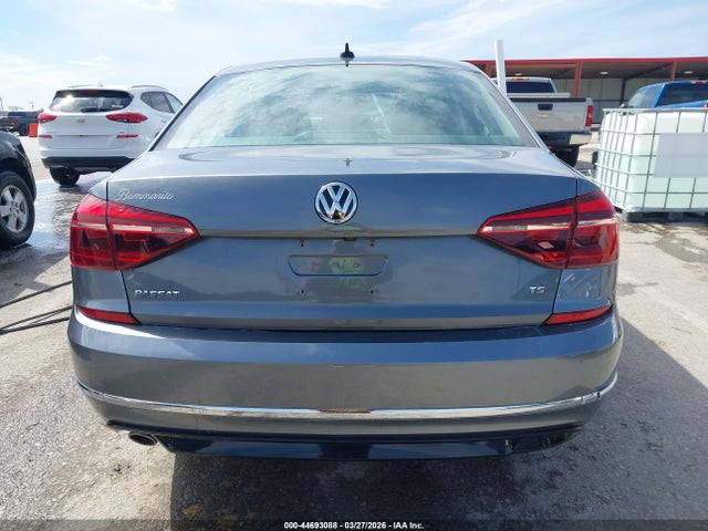 Aukcja sprzedaży 2018 Volkswagen Passat 2.0t R-line/2.0t S, vin: 1VWAA7A30JC014240, numer aukcji: 44693088