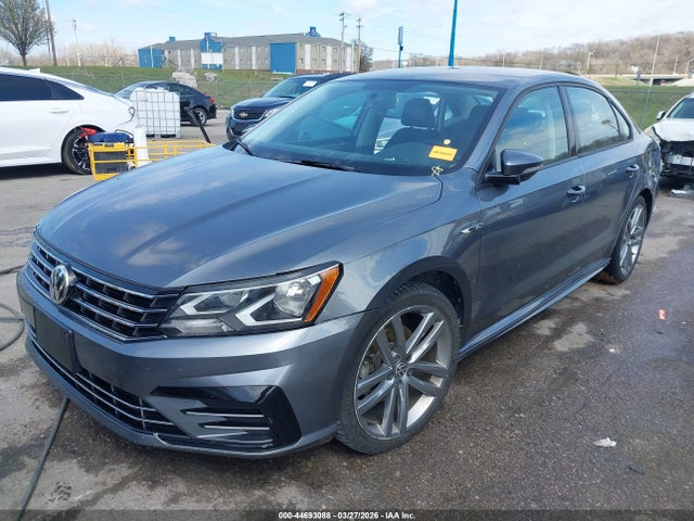 Aukcja sprzedaży 2018 Volkswagen Passat 2.0t R-line/2.0t S, vin: 1VWAA7A30JC014240, numer aukcji: 44693088