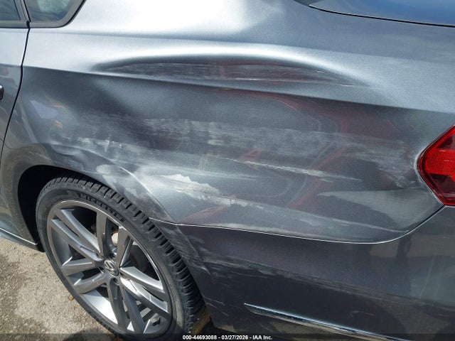Aukcja sprzedaży 2018 Volkswagen Passat 2.0t R-line/2.0t S, vin: 1VWAA7A30JC014240, numer aukcji: 44693088