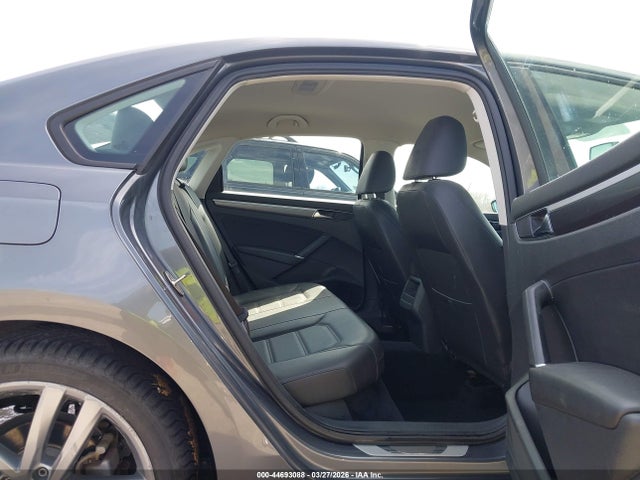 Aukcja sprzedaży 2018 Volkswagen Passat 2.0t R-line/2.0t S, vin: 1VWAA7A30JC014240, numer aukcji: 44693088