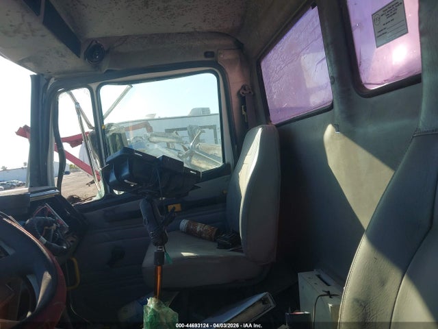 2002 Freightliner Medium Conventional Fl70 მანქანა იყიდება აუქციონზე, vin: 1FVABTAK62DJ50825, აუქციონის ნომერი: 44693124