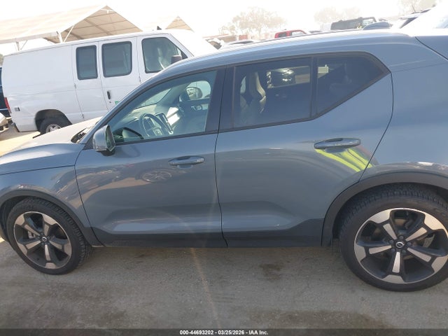Volvo Xc40 T4 Momentum 2020 YV4AC2HK4L2245385 Image 14