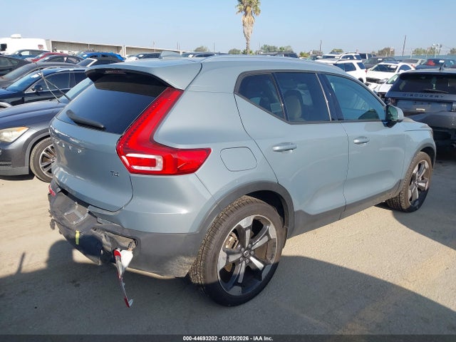 Volvo Xc40 T4 Momentum 2020 YV4AC2HK4L2245385 Image 4