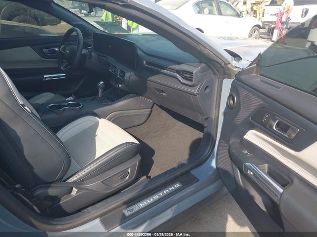44693206 :رقم المزاد ، 1FAGP8UH3R5105548 vin ، 2024 Ford Mustang Ecoboost Premium مزاد بيع