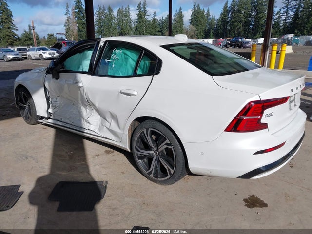 2023 VOLVO S60 7JRL12TW7PG231244 Photo 2