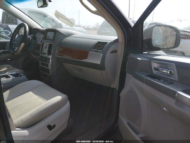 44693268 :رقم المزاد ، 2A8HR54P58R728730 vin ، 2008 Chrysler Town & Country Touring مزاد بيع