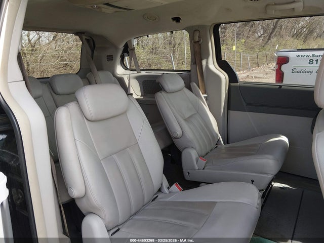 44693268 :رقم المزاد ، 2A8HR54P58R728730 vin ، 2008 Chrysler Town & Country Touring مزاد بيع