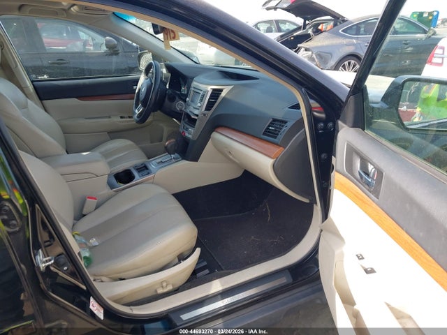 44693270 :رقم المزاد ، 4S4BRCKC6D3221464 vin ، 2013 Subaru Outback 2.5i Limited مزاد بيع