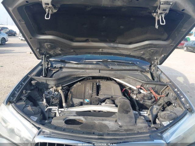 2014 BMW X5 5UXKR2C5XE0C00779 Photo 9