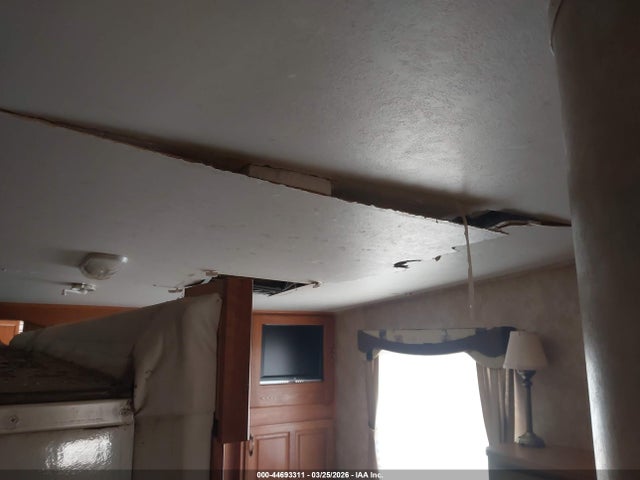 Продажа на аукционе авто 2009 Jayco Eagle, vin: 1UJCJ02R391LC0096, номер лота: 44693311