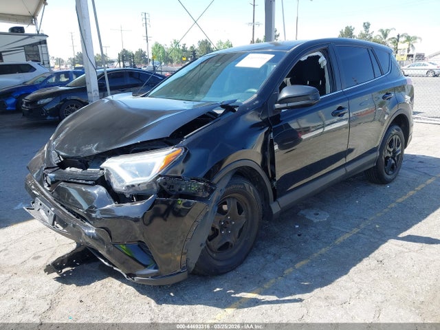 Toyota RAV4 LE 2018 2T3ZFREV5JW442980 Image 2