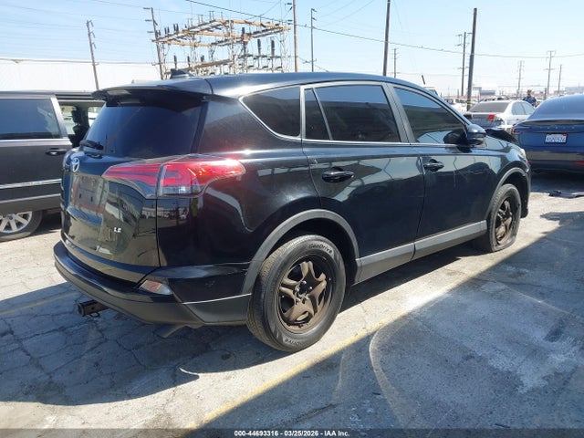Toyota RAV4 LE 2018 2T3ZFREV5JW442980 Image 4