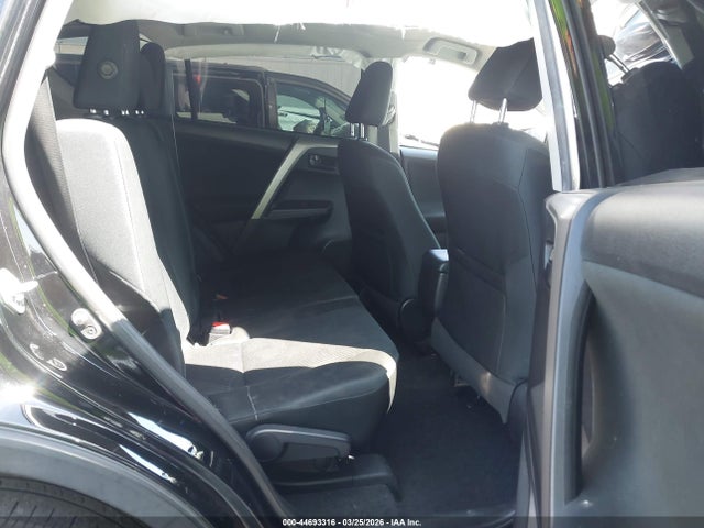 Toyota RAV4 LE 2018 2T3ZFREV5JW442980 Image 8