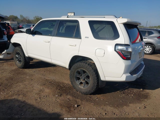 2018 TOYOTA 4RUNNER JTEBU5JR0J5560771 Photo 2