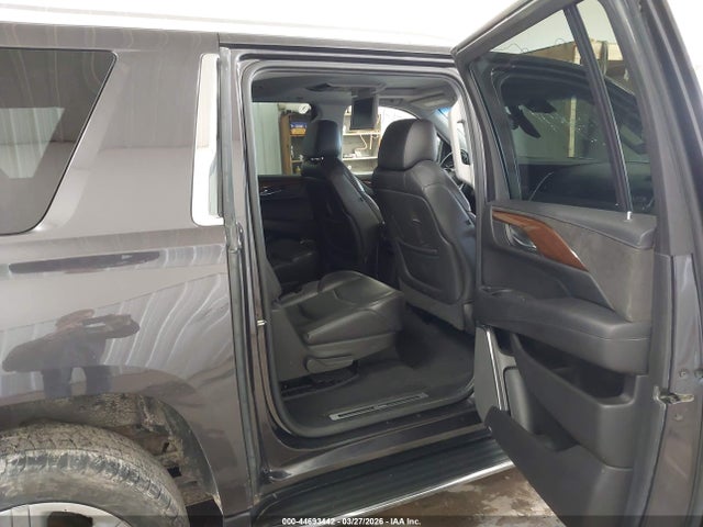 44693442 :رقم المزاد ، 1GYS4HKJ9HR294095 vin ، 2017 Cadillac Escalade Esv Luxury مزاد بيع