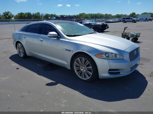 2011 JAGUAR XJ SAJWA2GE1BMV01996