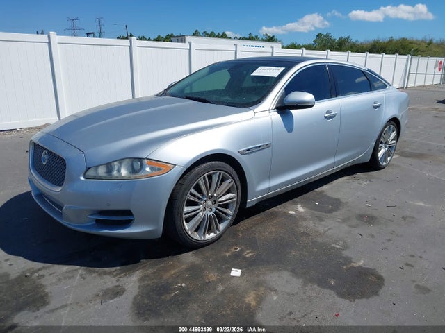 2011 JAGUAR XJ SAJWA2GE1BMV01996 Photo 1