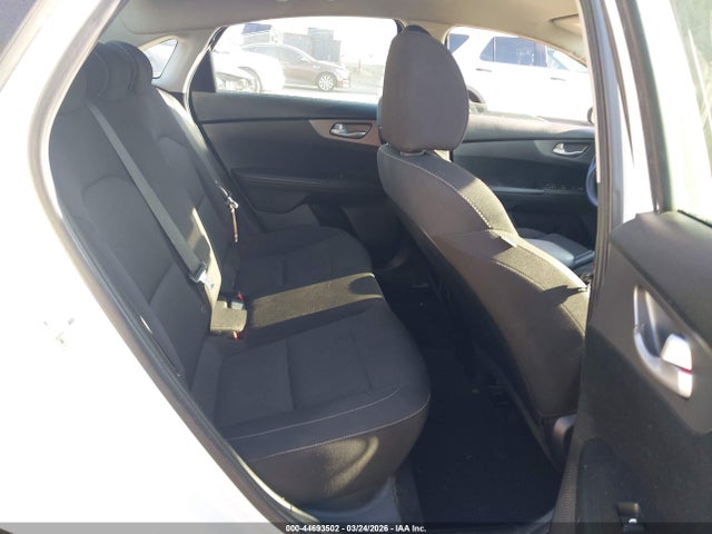 KIA FORTE FE 2019 3KPF24AD3KE014594 Image 8