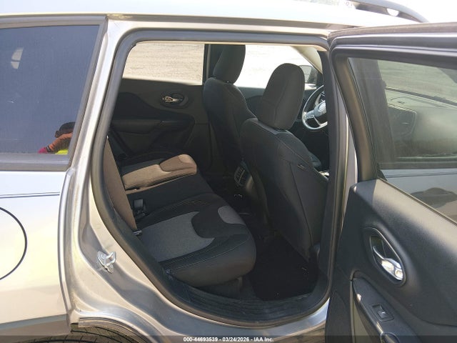 1C4PJLAB3HW549147 Jeep Cherokee Altitude Fwd