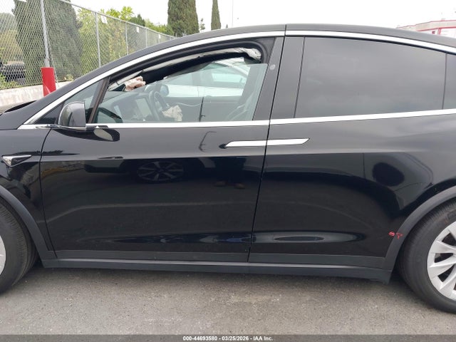 Tesla Model X 100d/75d/long Range 2019 5YJXCAE28KF202045 Image 14