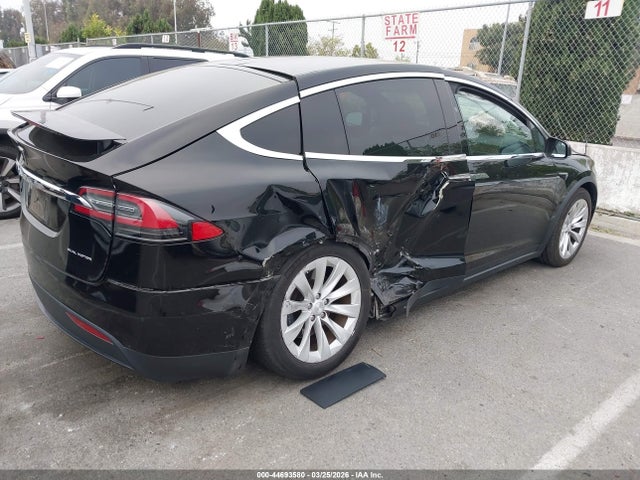 Tesla Model X 100d/75d/long Range 2019 5YJXCAE28KF202045 Image 4