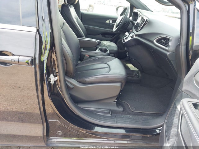 Продаж на аукціоні авто 2025 Chrysler Pacifica Select, vin: 2C4RC1BG1SR577093, номер лоту: 44693609