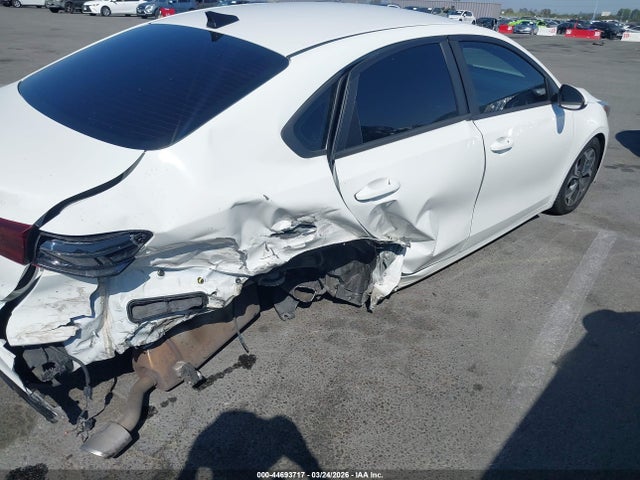 3KPF24ADXKE115003 KIA Forte Lxs