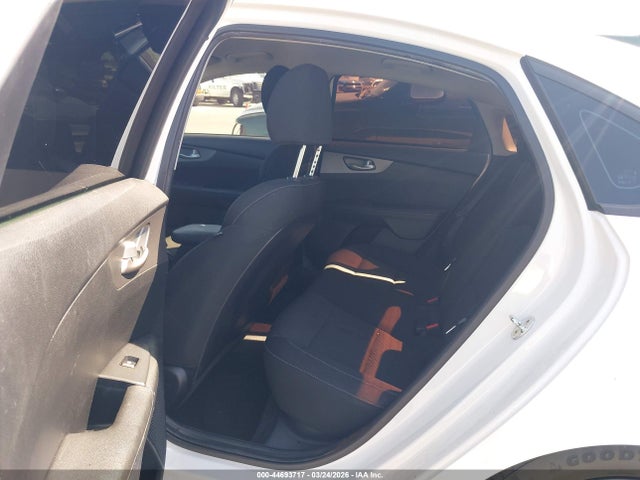 3KPF24ADXKE115003 KIA Forte Lxs