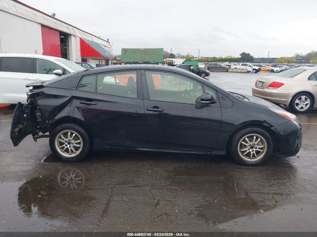 Toyota Prius Three 2016 JTDKARFU3G3000247 Image 13