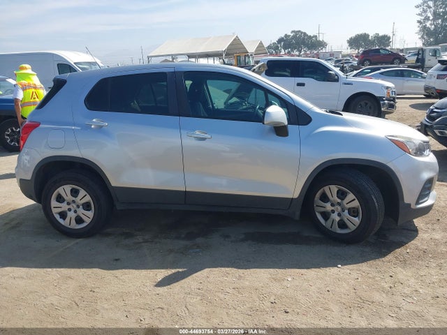 Chevrolet TRAX LS 2018 KL7CJKSB2JB574039 Image 13