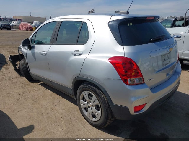Chevrolet TRAX LS 2018 KL7CJKSB2JB574039 Image 3