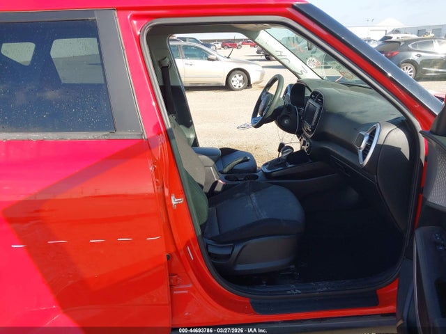 2023 Kia Soul Lx მანქანა იყიდება აუქციონზე, vin: KNDJ23AU4P7199301, აუქციონის ნომერი: 44693786