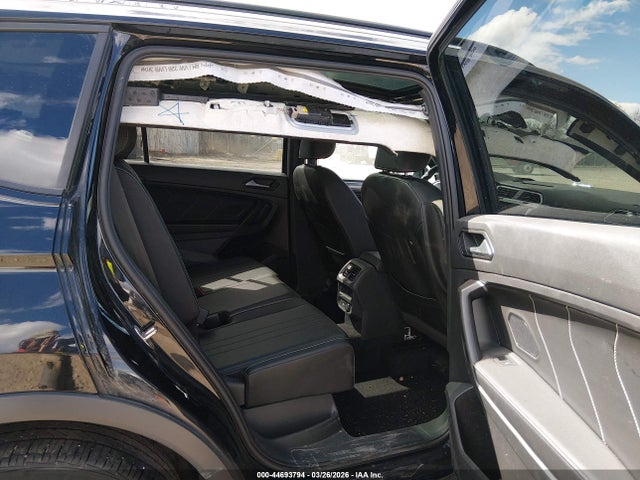 Aukcja sprzedaży 2023 Volkswagen Tiguan 2.0t Se R-line Black, vin: 3VV8B7AX7PM010633, numer aukcji: 44693794