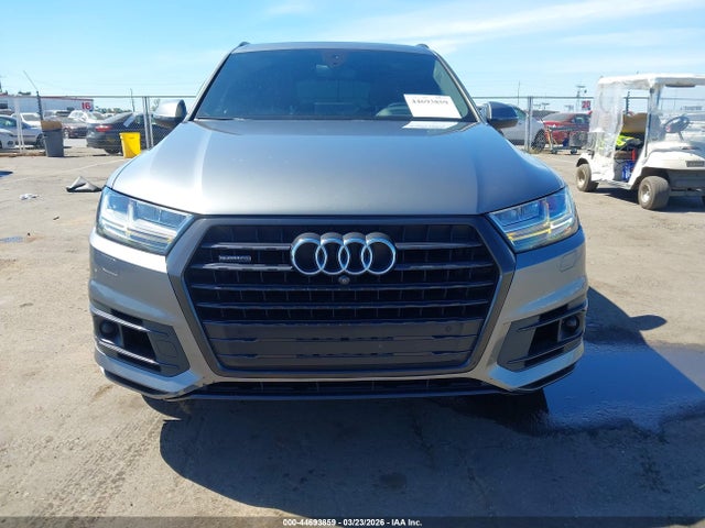 WA1VAAF72JD010305 Audi Q7 3.0t Premium