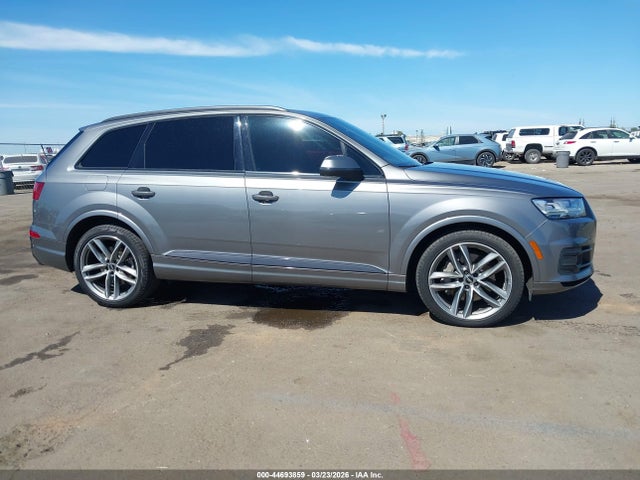 WA1VAAF72JD010305 Audi Q7 3.0t Premium