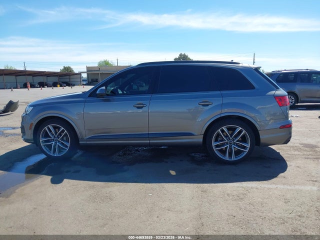 WA1VAAF72JD010305 Audi Q7 3.0t Premium