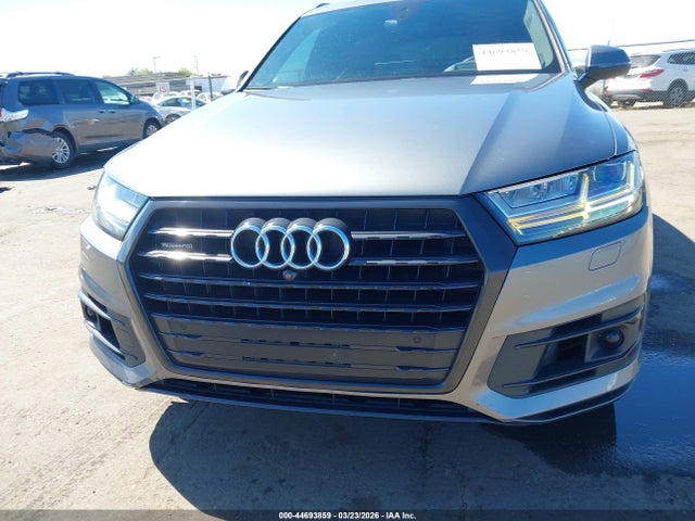 WA1VAAF72JD010305 Audi Q7 3.0t Premium