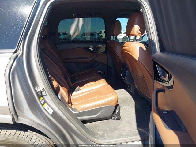 WA1VAAF72JD010305 Audi Q7 3.0t Premium