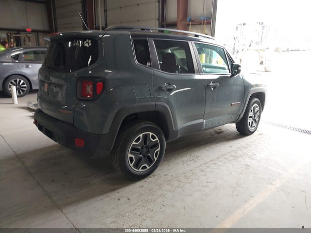44693889 :رقم المزاد ، ZACCJBCB7HPF35416 vin ، 2017 Jeep Renegade Trailhawk 4x4 مزاد بيع