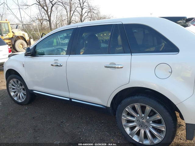 Продаж на аукціоні авто 2011 Lincoln Mkx, vin: 2LMDJ8JK8BBJ01690, номер лоту: 44693890