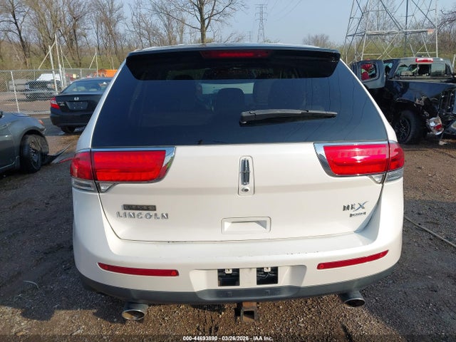 Продаж на аукціоні авто 2011 Lincoln Mkx, vin: 2LMDJ8JK8BBJ01690, номер лоту: 44693890