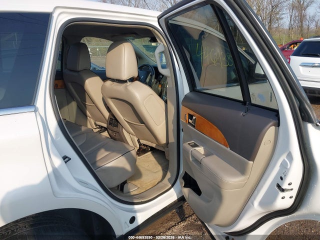 Продаж на аукціоні авто 2011 Lincoln Mkx, vin: 2LMDJ8JK8BBJ01690, номер лоту: 44693890