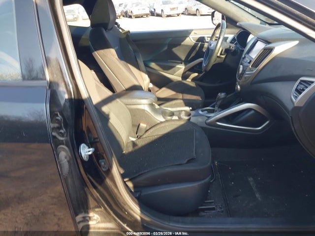 KMHTC6AD1HU321523 Hyundai Veloster Value Edition