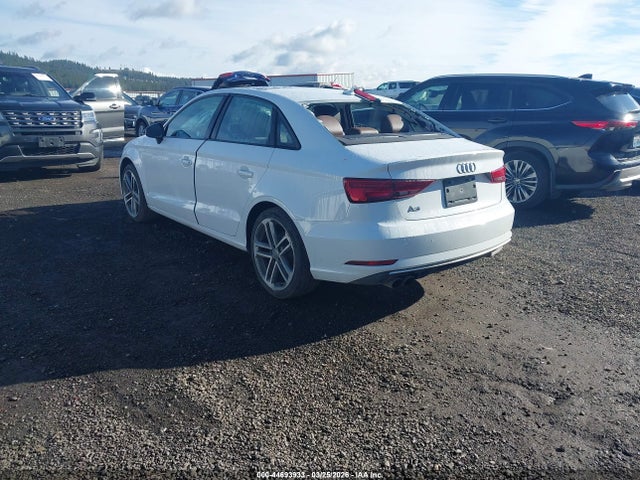 2017 AUDI A3 WAUAUGFF9H1035751 Photo 2
